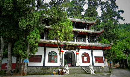 初夏歡樂行，暢游鶴鳴山